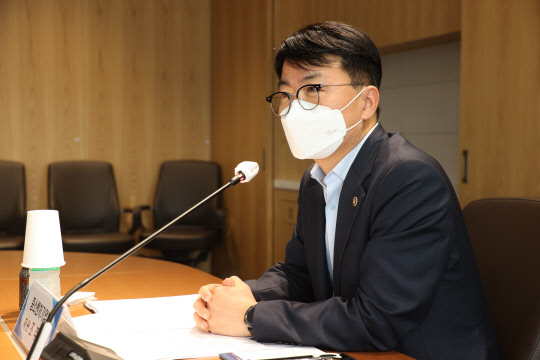 조주현 중소벤처기업부 차관이 2일 서울 강남 한국무역협회에서 수출을 주제로 개최된 기업리스크 대응 TF 5차 회의에서 모두발언을 하고 있다.<중소벤처기업부 제공>